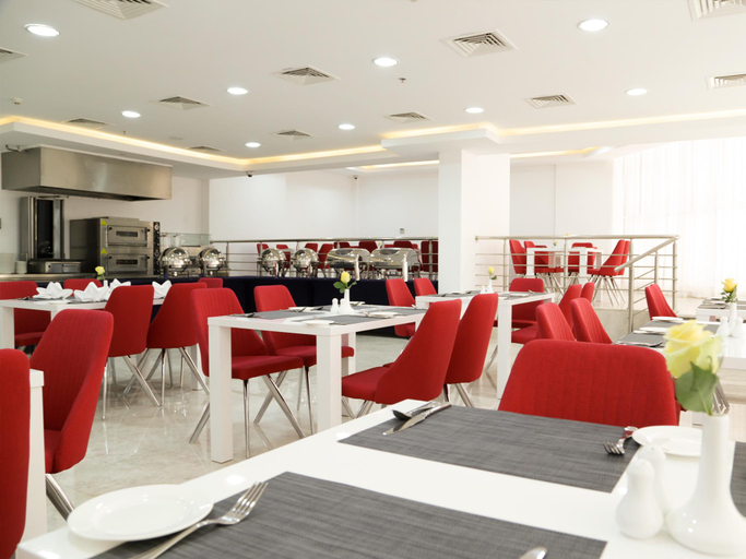 Food & Drinks 5, The Town Hotel, Doha