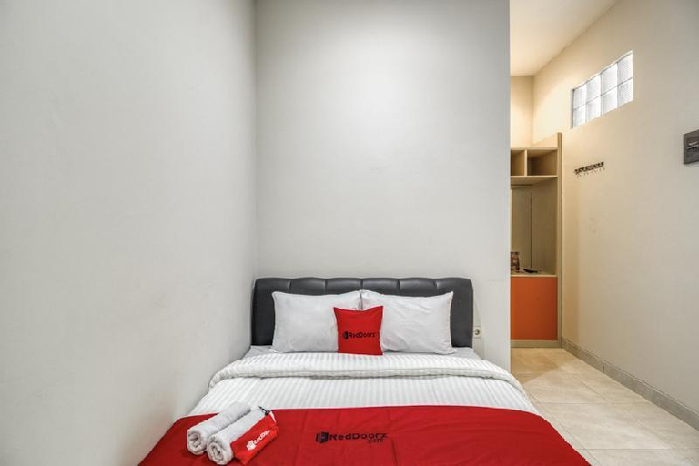 Bedroom 14