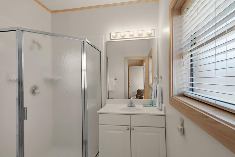 Bathroom 3, Butterfly Bluff, Walton