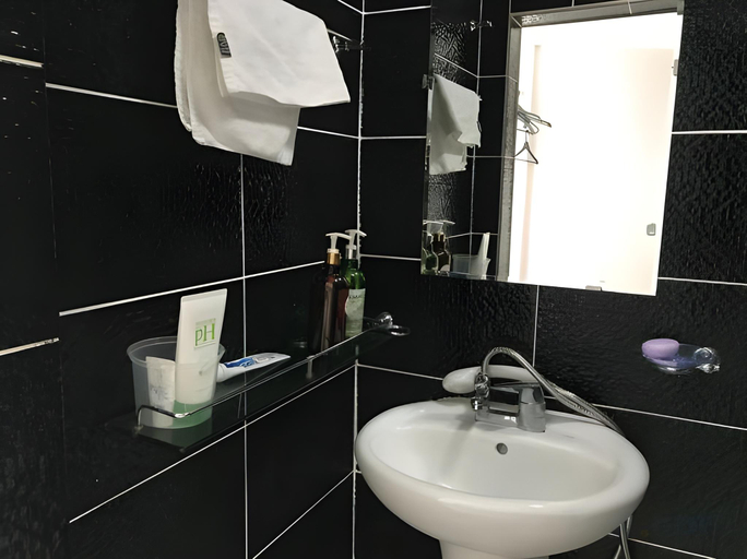 Bathroom 20