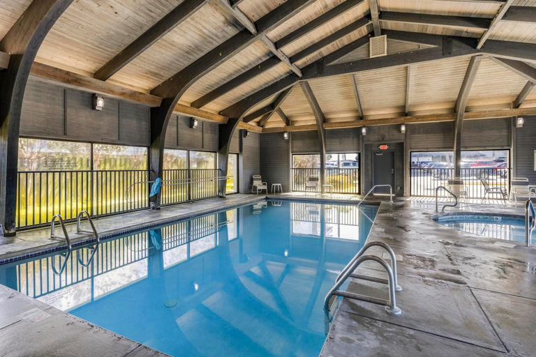 Sport & Beauty 4, Windward Pointe 603, Baldwin