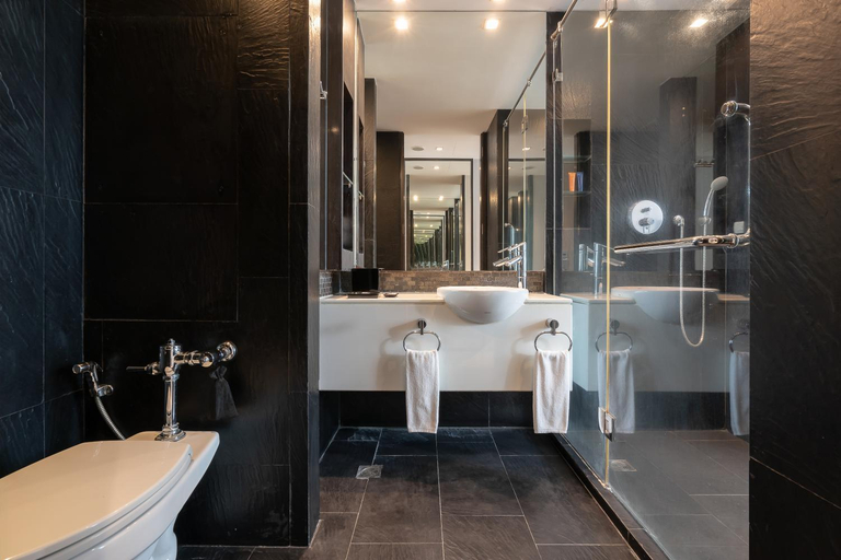 Bathroom, Vic3 Bangkok, Phaya Thai