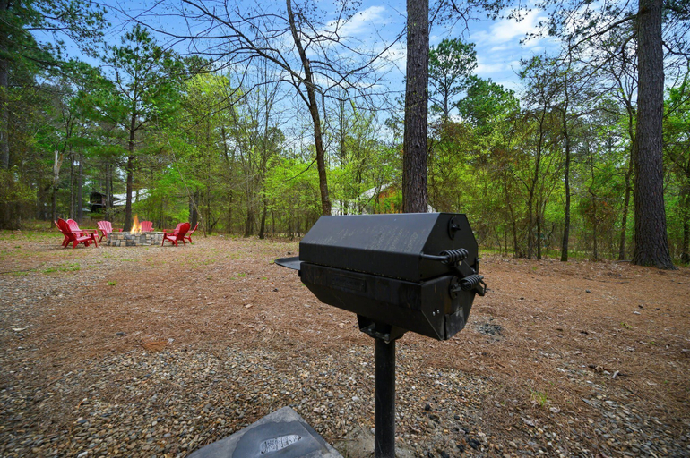 Others 4, Sugar Mama Cabin for 10!, McCurtain