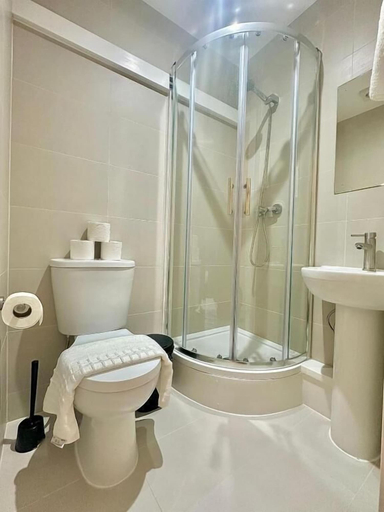 Bathroom 4, Pentonville Rooms, London