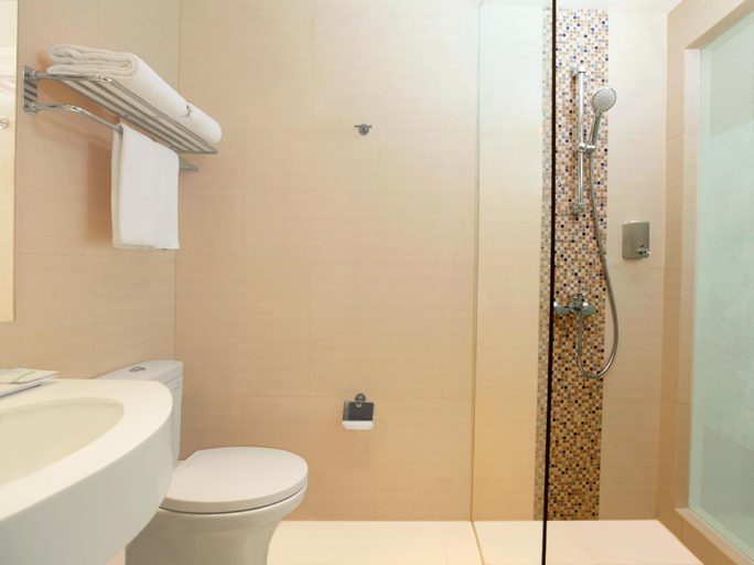 Bathroom 13