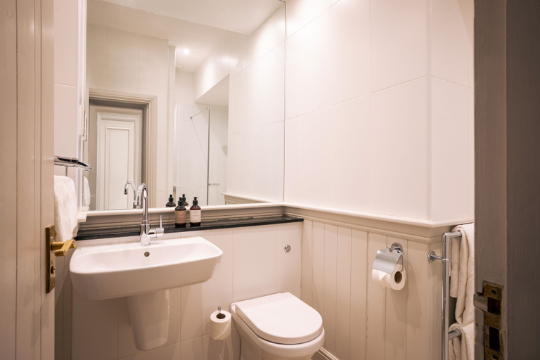 Bathroom 4, The Fell Hotel, North Yorkshire