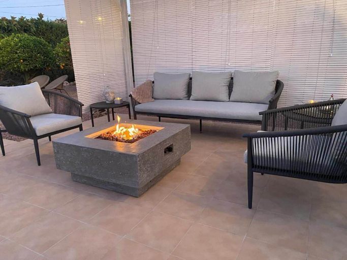 Terrace/patio 4, Coastal House in La Marina-sleeps6 - Private Pool, Alicante