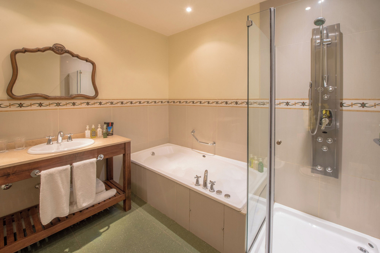 Bathroom 4, Kau Yatun Hotel Boutique, Lago Argentino