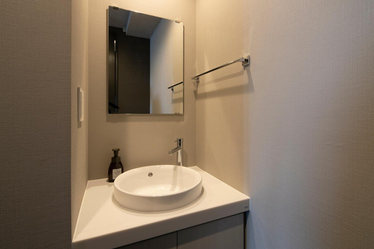 Bathroom 11