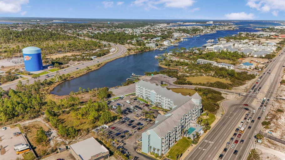 Exterior & Views 2, Grand Caribbean 408, Baldwin