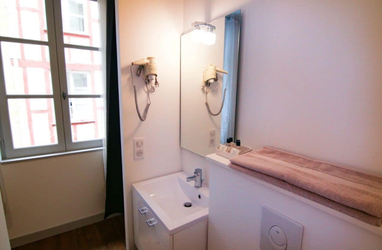 Bathroom 5, Baionakoa Residence, Pyrénées-Atlantiques