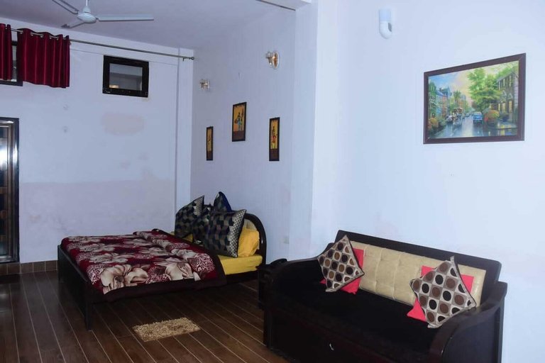 Bedroom 1, Hotel Mount Pleasant, Garhwal