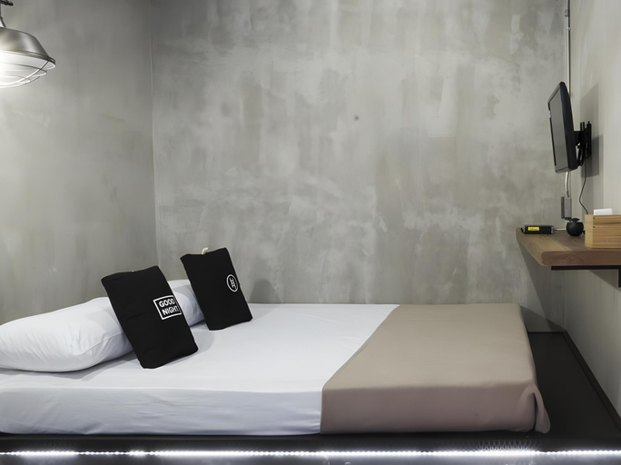 Bedroom 13