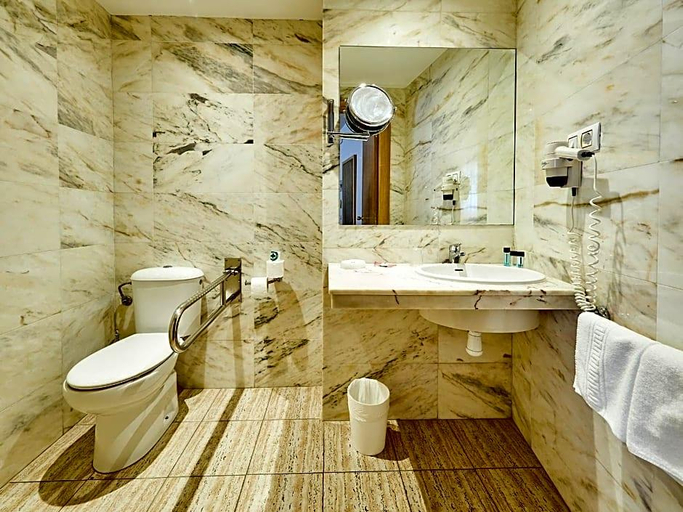 Bathroom 5, Monica Hotel, Tarragona