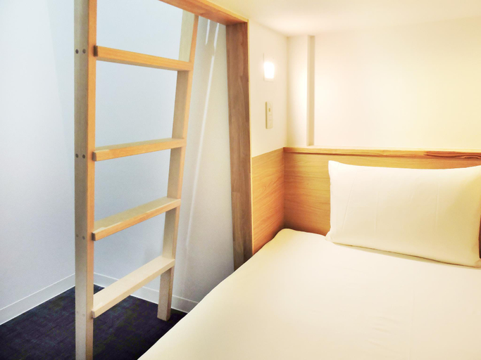 Bedroom 12