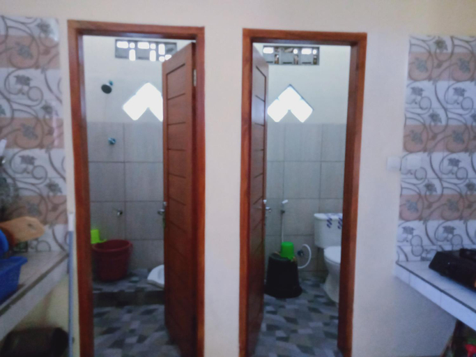 Bathroom 5, Griya Pas Pangandaran, Pangandaran