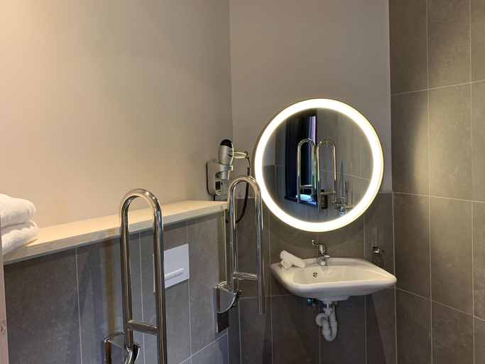 Bathroom 3, Serene Forest Getaway, Hainaut