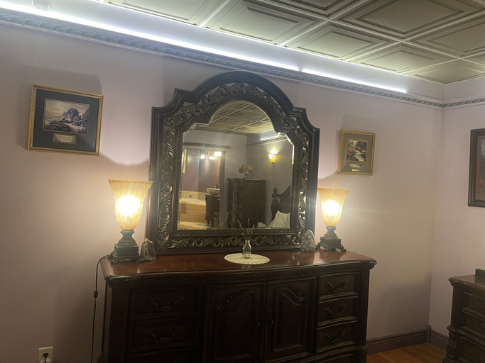 Bathroom 4, The Yorkshire Inn, Ontario