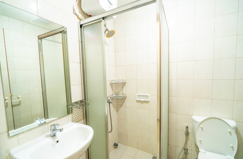 Bathroom, Peaceful 2BR Near Mall | Thamrin, SCBD / Netflix, Jakarta Pusat