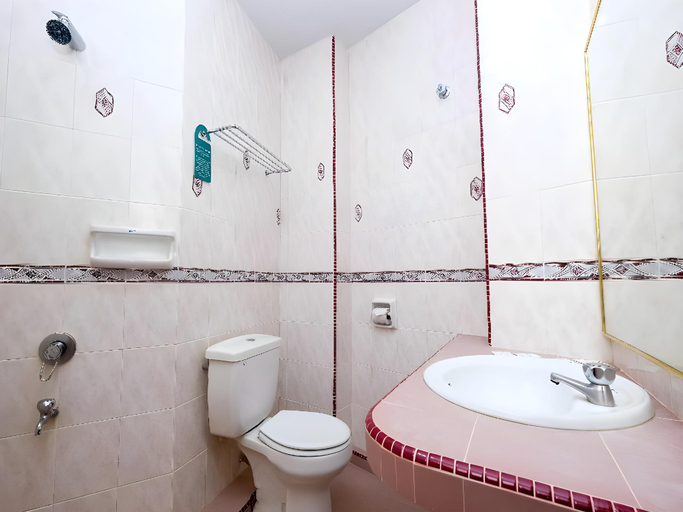 Bathroom 9