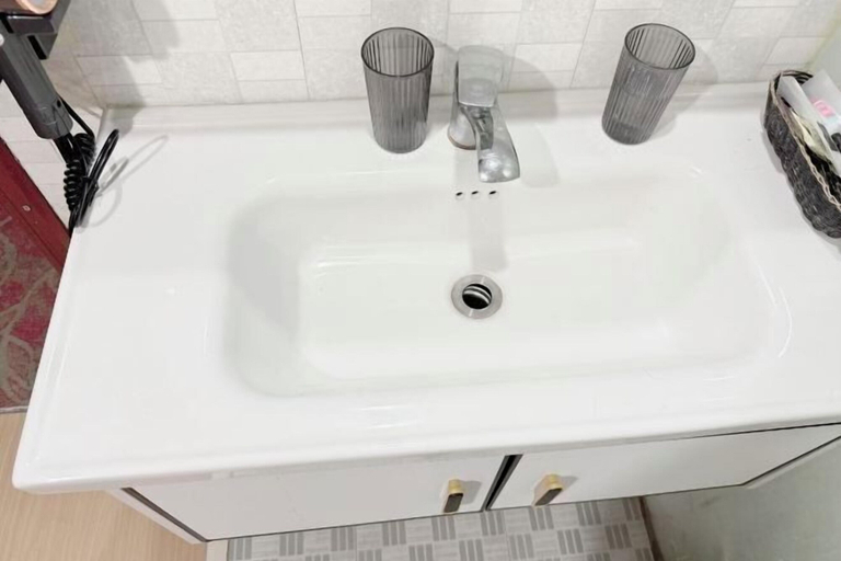 Bathroom 4, Huile Holiday Hostel, Shanghai