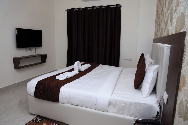 Others 2, HOTEL TARA, Khammam