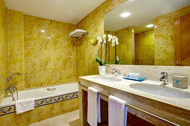 Bathroom 5, Grupotel Parc Natural & Spa., Baleares