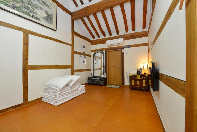 Bedroom 2, Dasomchae Hanok stay, Gwangsan