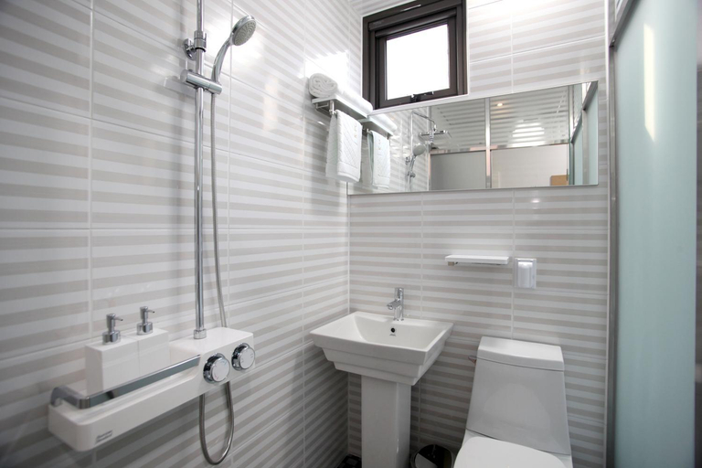 Bathroom 7
