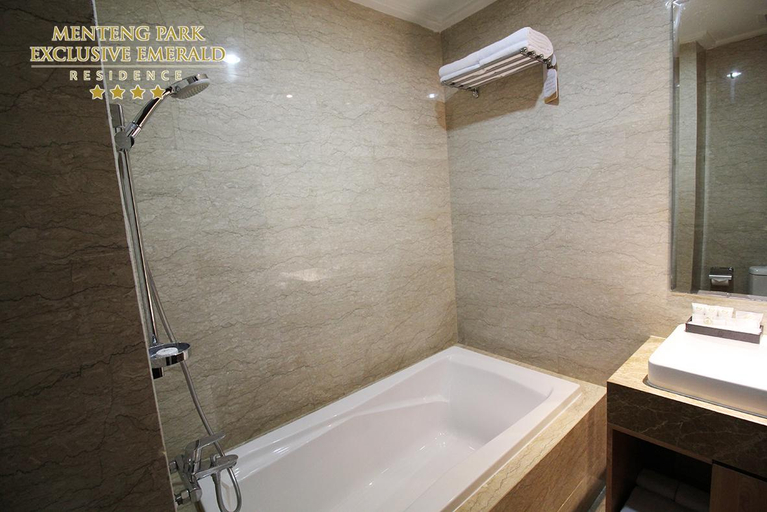 Bathroom 23