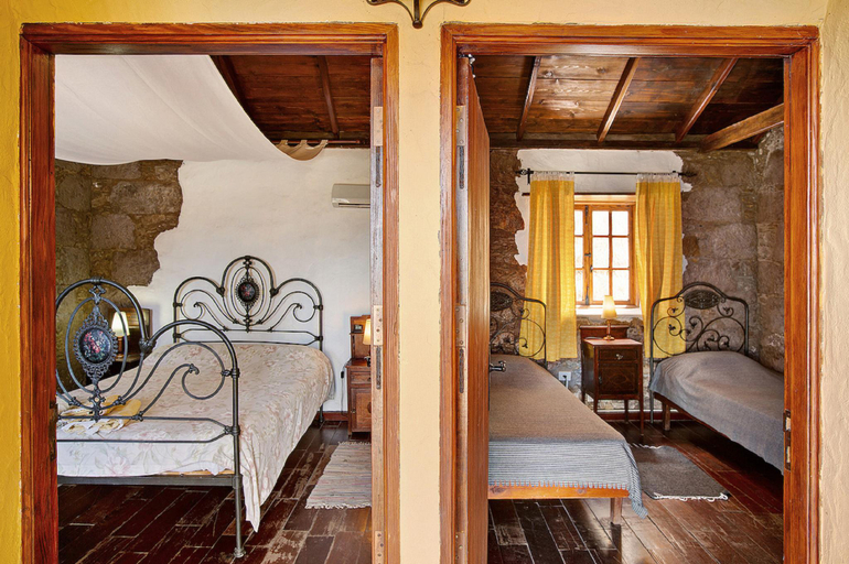 Bedroom 3, Casa Rural pepita la de las flores 2 noches, Las Palmas