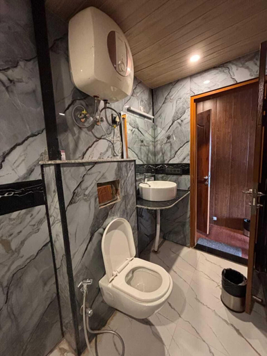 Bathroom 3, The Sapphire Suits Mussoorie, Dehradun