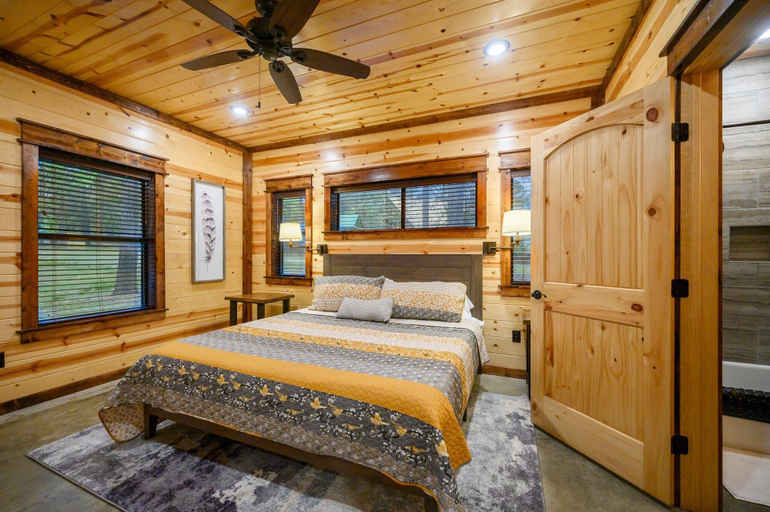 Others 5, Sugar Daddy Cabin for 13!, McCurtain