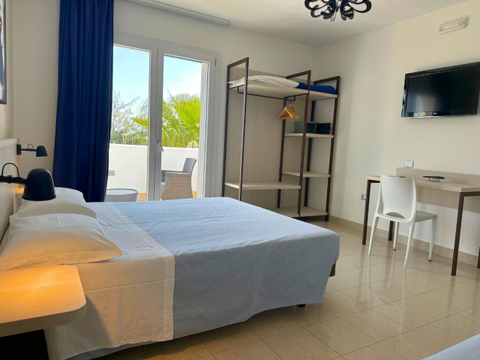 Bedroom 2, Donnosanto Hotel, Brindisi