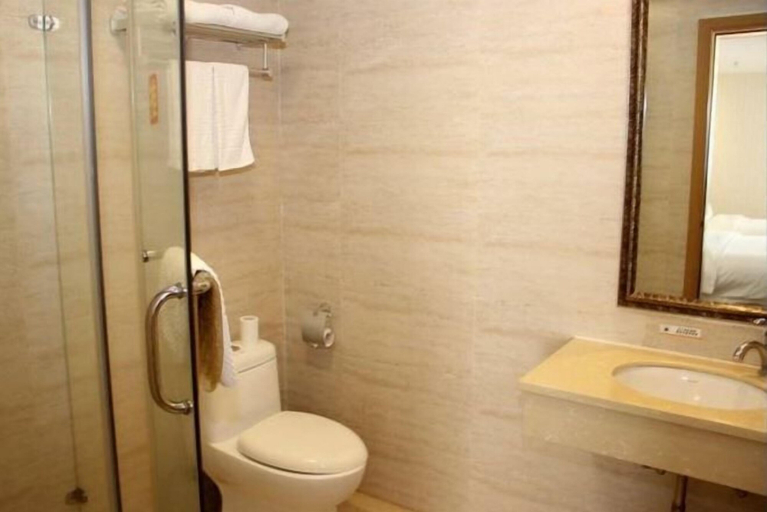 Bathroom 3, Super 8 Hotel Premier (Xiamen Railway Station), Xiamen