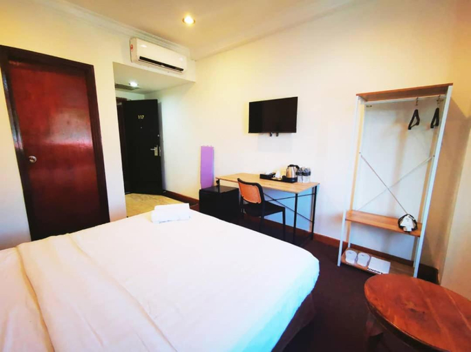 Bedroom 13