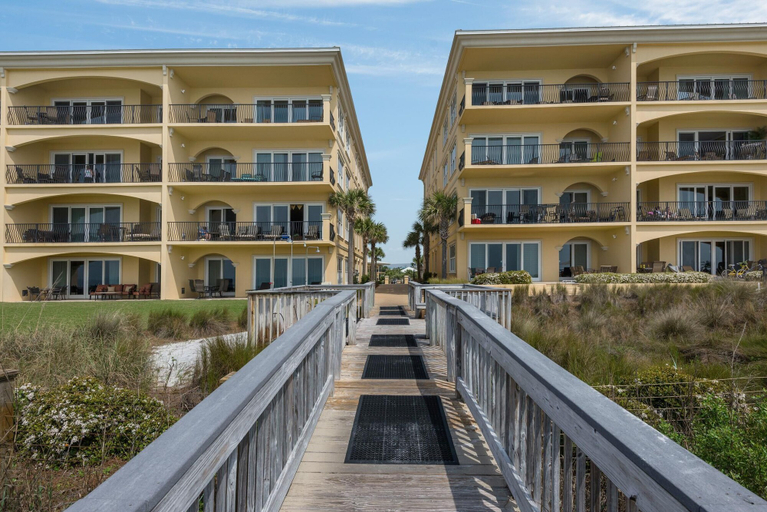 Exterior & Views 2, Adagio F205, Walton