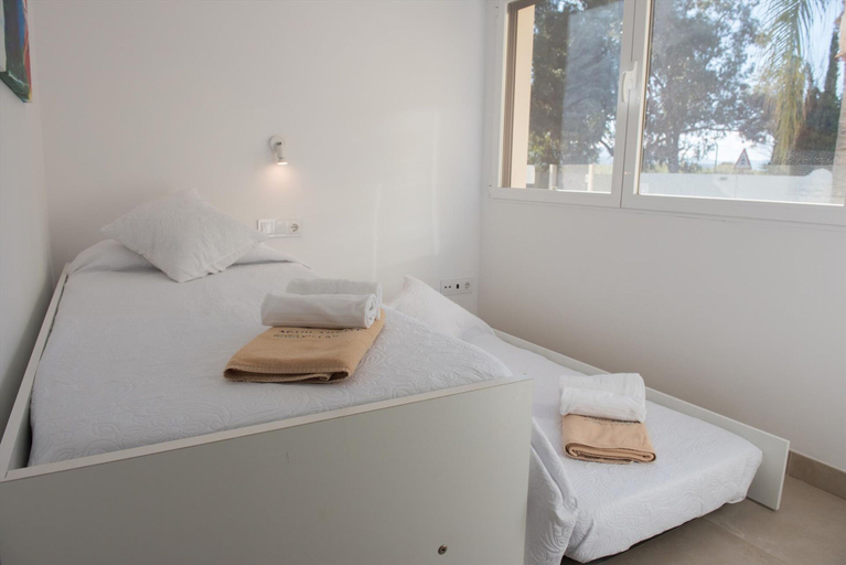 Room 4, Marina B2 in Balc n del Mar, Alicante