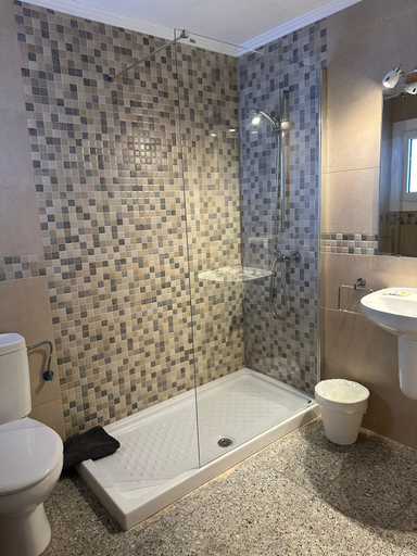 Others 4, L'illa Hotel, Girona