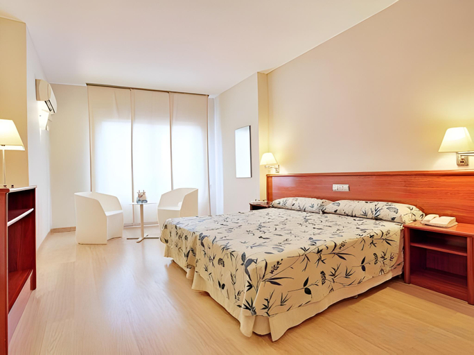 Bedroom 3, Hotel Albahia, Alicante