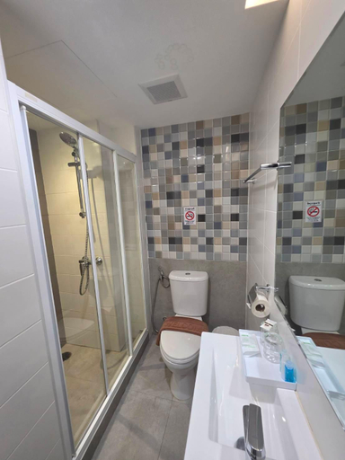 Bathroom 19