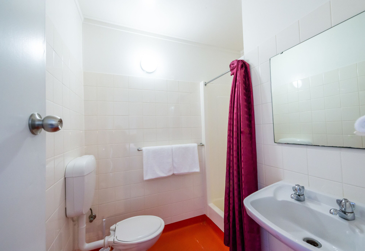Bathroom 4, Pedder Wilderness Lodge, Derwent Valley