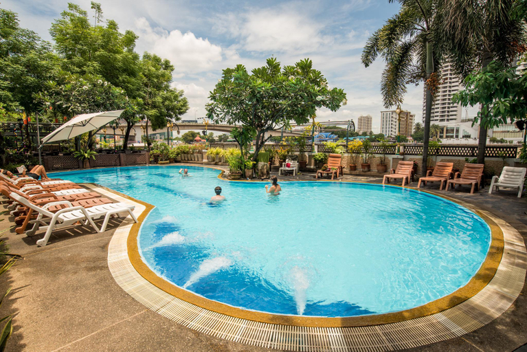 Swimming Pool 4