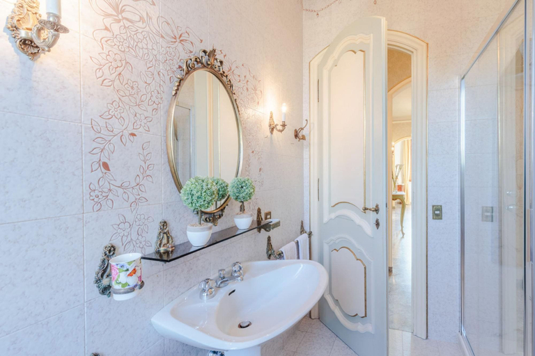 Room 3, Villa Cesare Convenient and Smart, Lucca