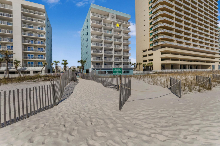 Others 5, Westwind 802, Baldwin