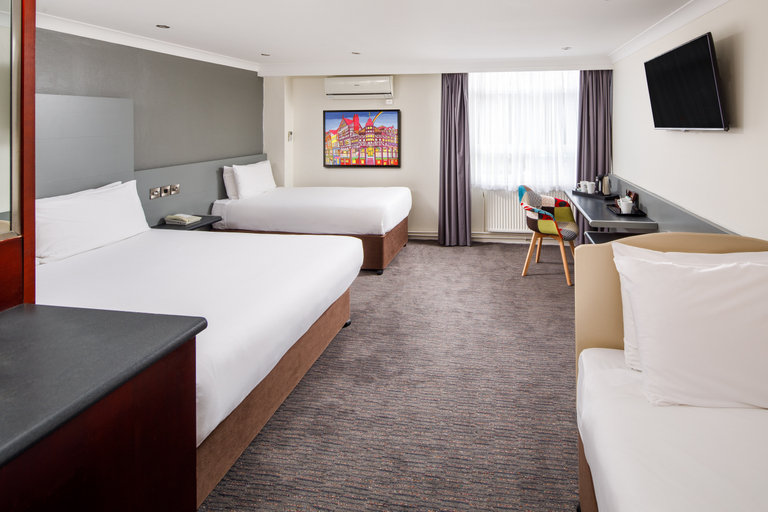 Bedroom 4, Mercure Chester Abbots Well Hotel, Cheshire West and Chester