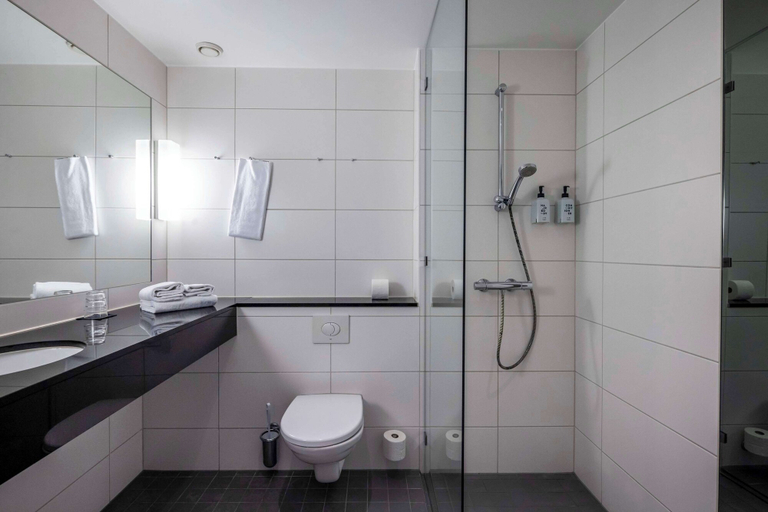 Bathroom 4, Scandic Sydhavnen, Copenhagen