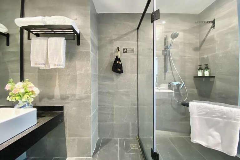 Bathroom 5, Duoman Hotel (Dongguan Xiping Metro Station), Dongguan