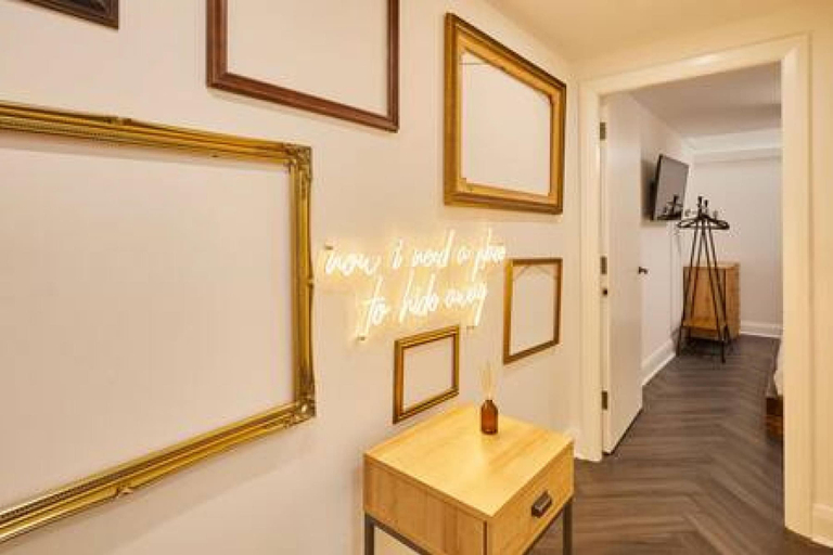 Others 5, Host Stay Queen Square Hideaway, Sefton