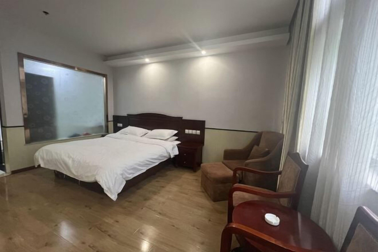 Bedroom 3, Zhongchen Hotel (Chizhou Nanhu Road), Chizhou